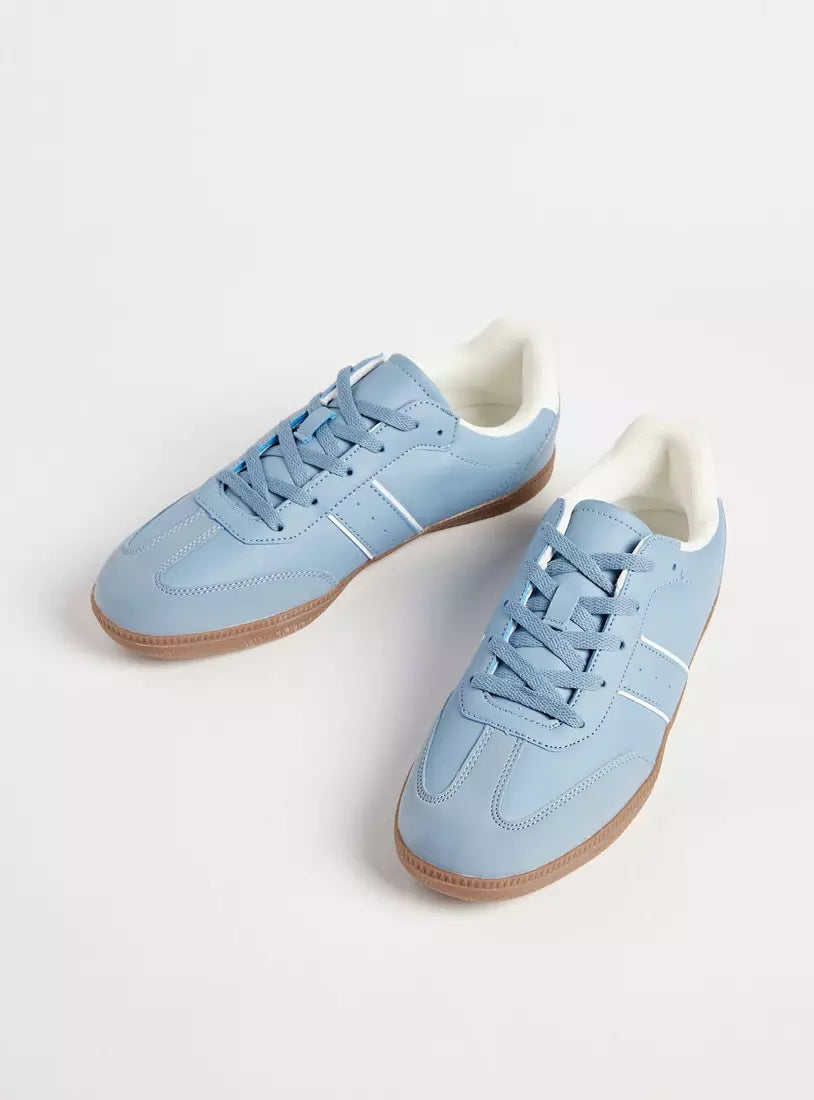 Max Plain Lace-Up Sneakers