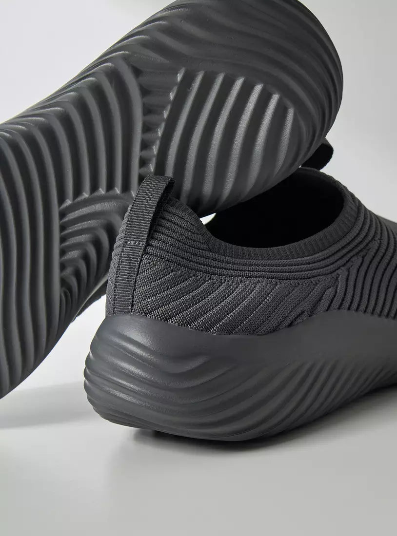 Max Textured Slip-On Sports Shoes