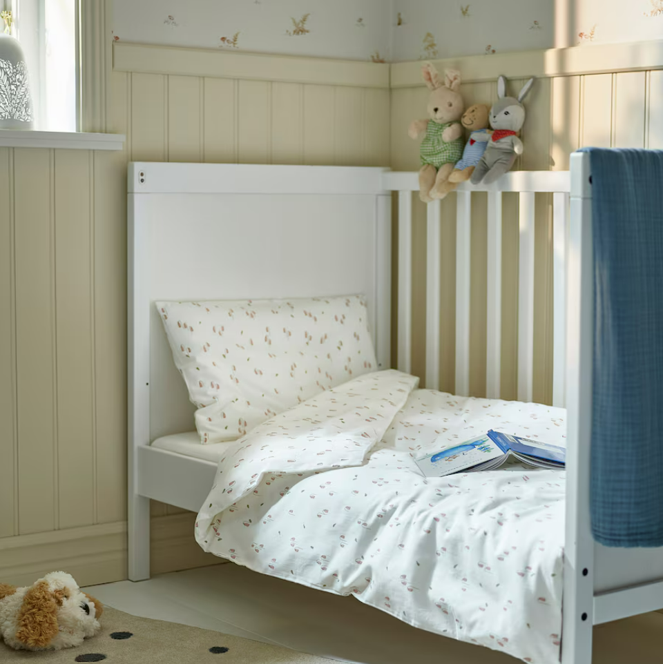 IKEA Duvet Cover & 1 Pillowcase for Cot - White/Floral Pattern