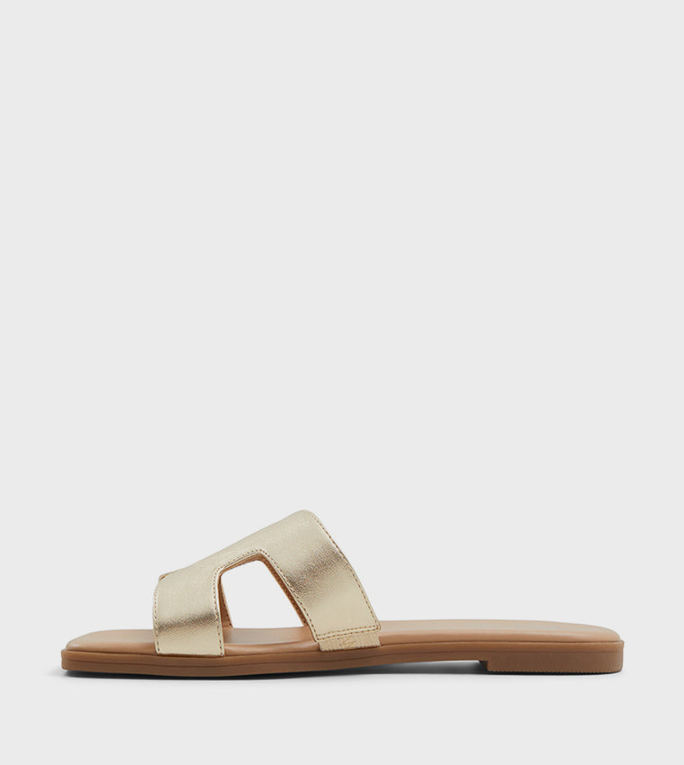 Call it Spring HAYLEE Flat Sandals (Gold)