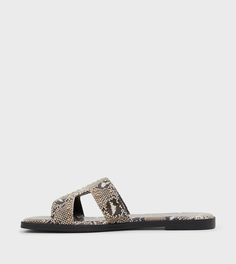Call it Spring HAYLEE Flat Sandals