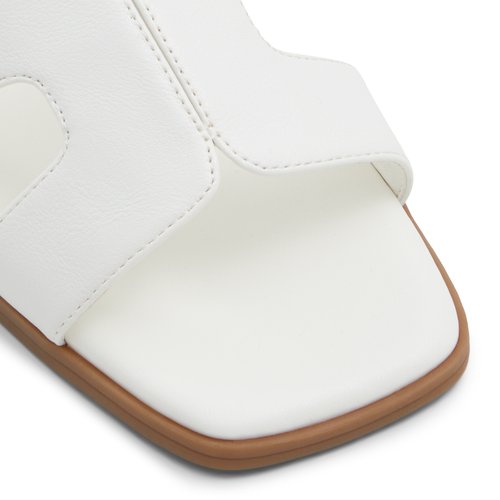 Call it Spring HAYLEE Flat Sandals (White)