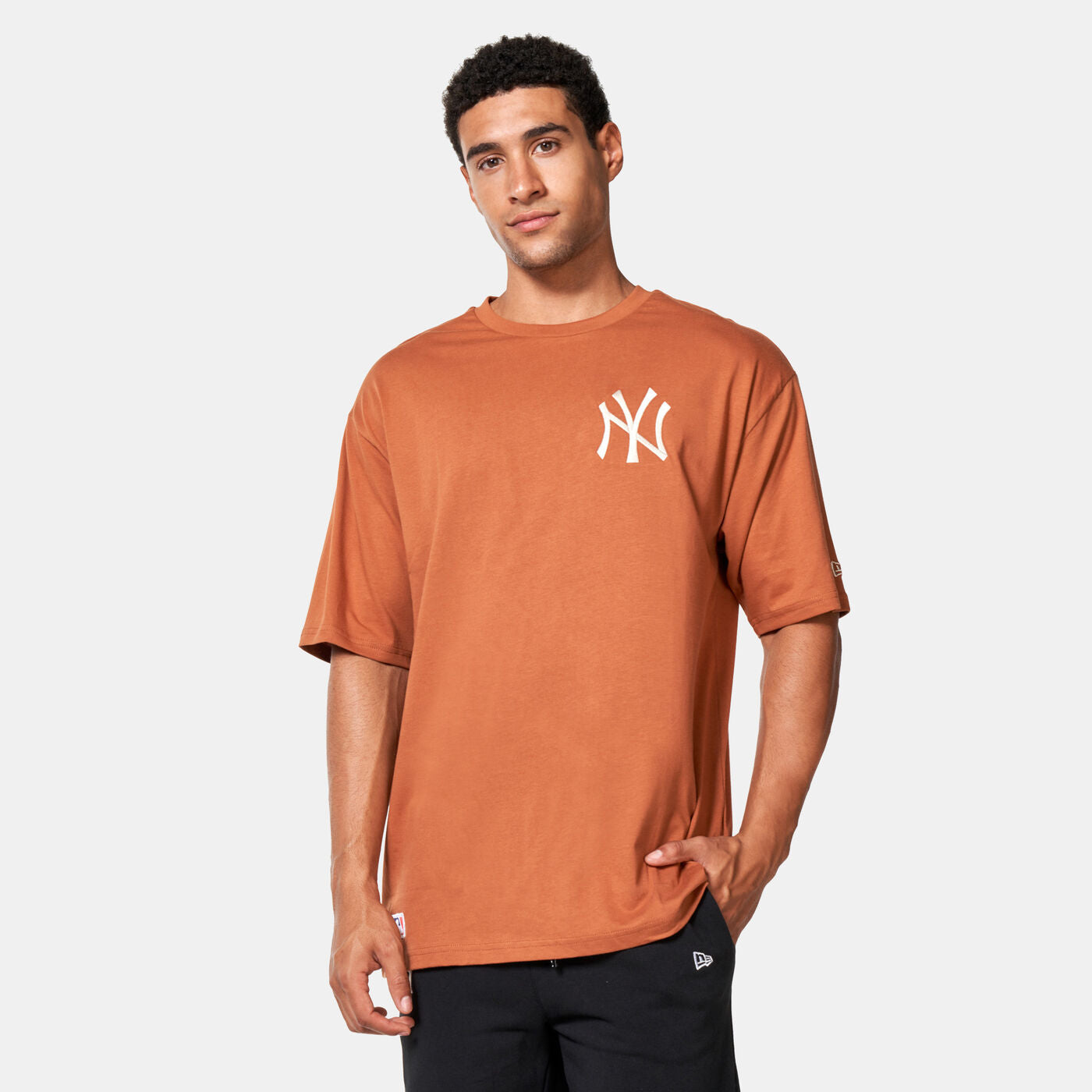 New Era Men's NY Yankees League Essential T-Shirt